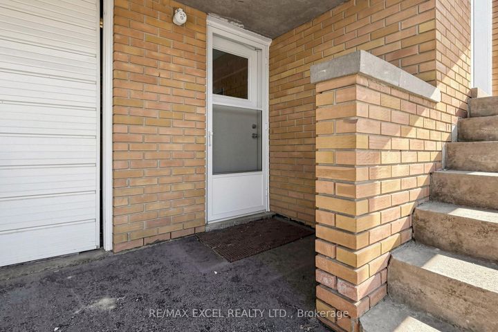Photo 46 at 216 Shawnee Circle, Pleasant View, Toronto