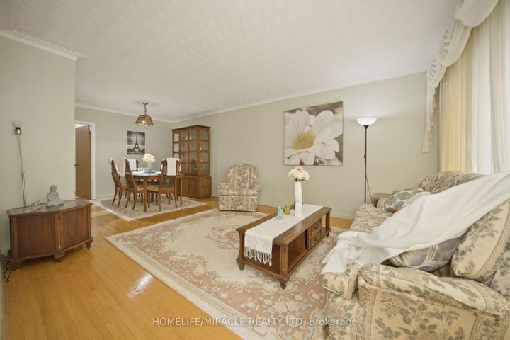 Photo 3 at 7089 Landen Court, Malton, Mississauga