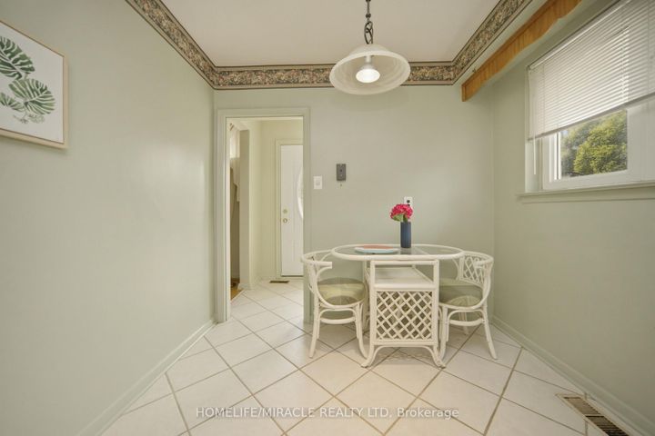 Photo 9 at 7089 Landen Court, Malton, Mississauga