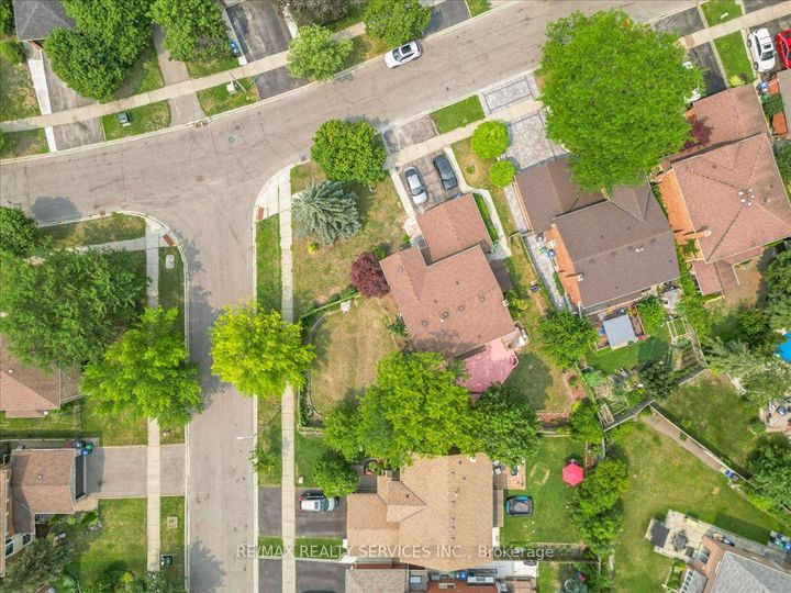 Photo 4 at 79 Burgby Avenue, Northwood Park, Brampton