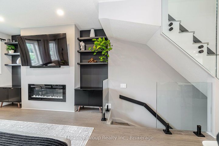 Photo 11 at 24 - 1100 Begley Street, Bay Ridges, Pickering