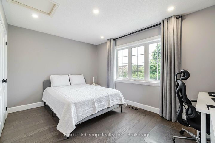 Photo 12 at 24 - 1100 Begley Street, Bay Ridges, Pickering