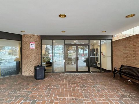 Photo 2 at 312 - 7601 Bathurst Street, Yorkhill, Vaughan