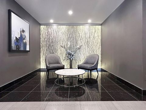 Photo 6 at 312 - 7601 Bathurst Street, Yorkhill, Vaughan
