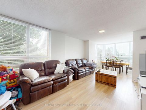 Photo 9 at 312 - 7601 Bathurst Street, Yorkhill, Vaughan