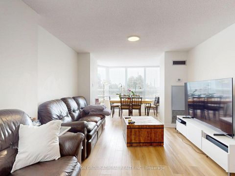 Photo 10 at 312 - 7601 Bathurst Street, Yorkhill, Vaughan