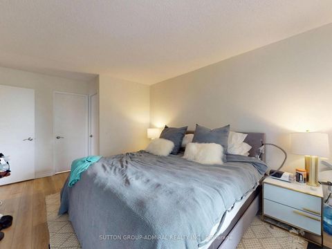Photo 23 at 312 - 7601 Bathurst Street, Yorkhill, Vaughan