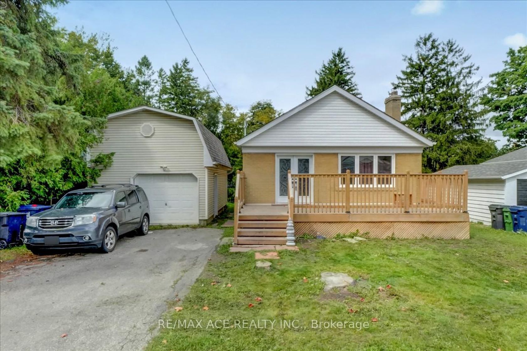 20 Martindale Road, Cliffcrest, Toronto photo number 2