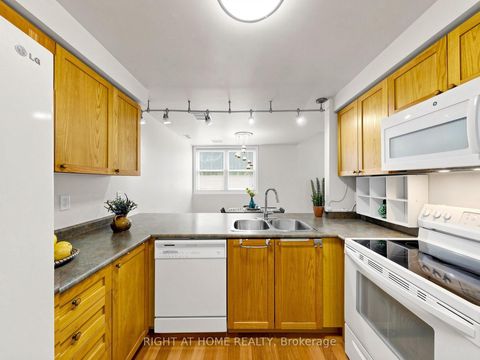 Photo 10 at 76 - 760 Lawrence Avenue W, Glen Park, Toronto