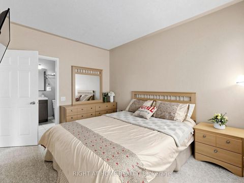 Photo 12 at 76 - 760 Lawrence Avenue W, Glen Park, Toronto