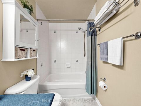 Photo 22 at 76 - 760 Lawrence Avenue W, Glen Park, Toronto