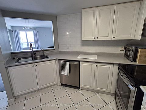 Photo 9 at 513 - 160 Wellington Street, Aurora Village, Aurora