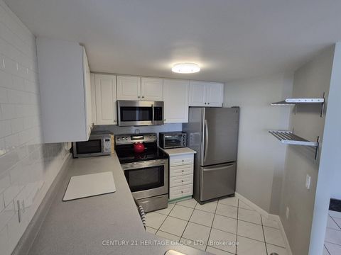 Photo 10 at 513 - 160 Wellington Street, Aurora Village, Aurora