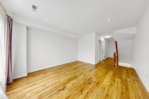 Photo 15 at 13 David Dunlap Circle, Don Mills, Toronto