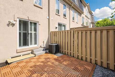 Photo 33 at 13 David Dunlap Circle, Don Mills, Toronto