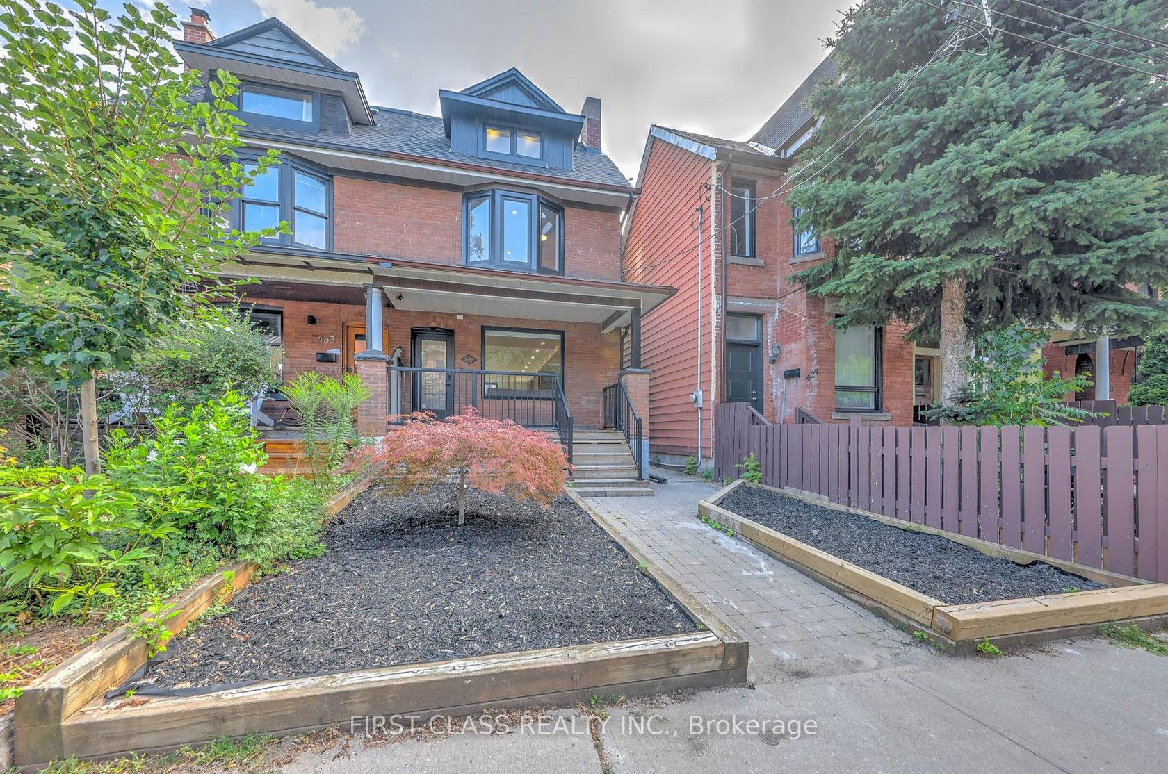 431 Roxton Road, Little Italy, Toronto photo 2