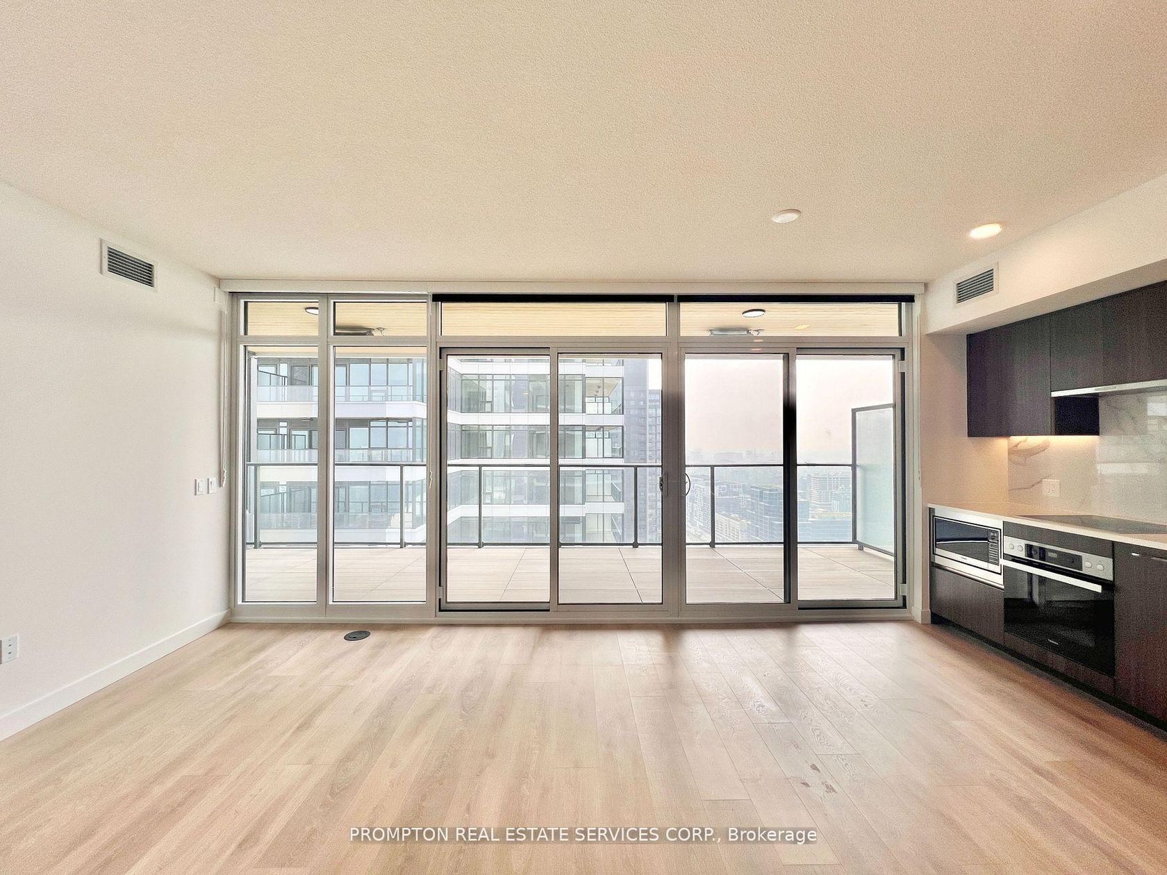 4210 - 1 Concord cityplace Way, Waterfront Communities C1, Toronto photo number 2