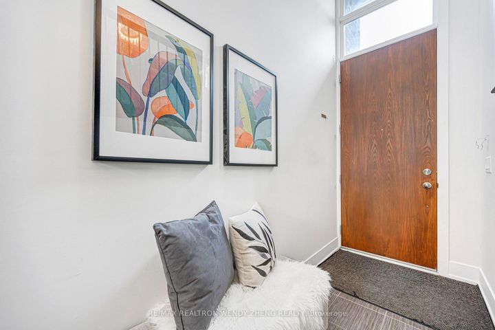 Photo 3 at 9184 Bathurst Street, Patterson, Vaughan