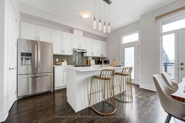 Photo 5 at 9184 Bathurst Street, Patterson, Vaughan