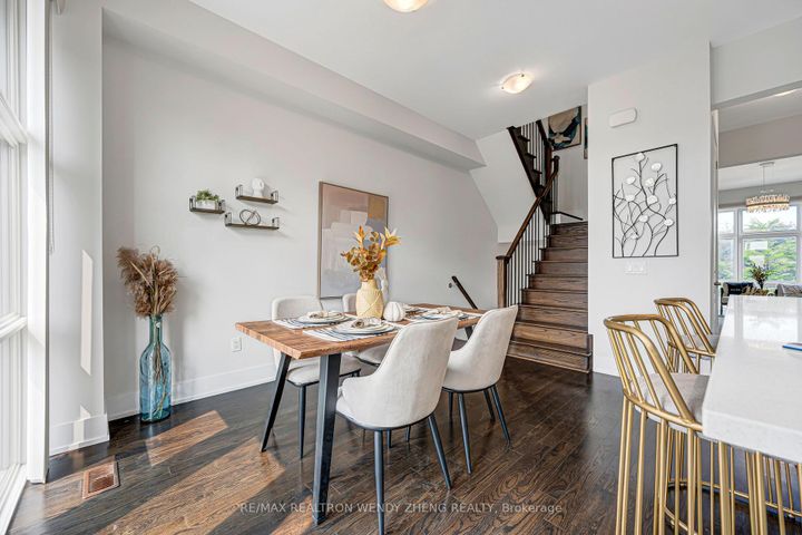 Photo 11 at 9184 Bathurst Street, Patterson, Vaughan
