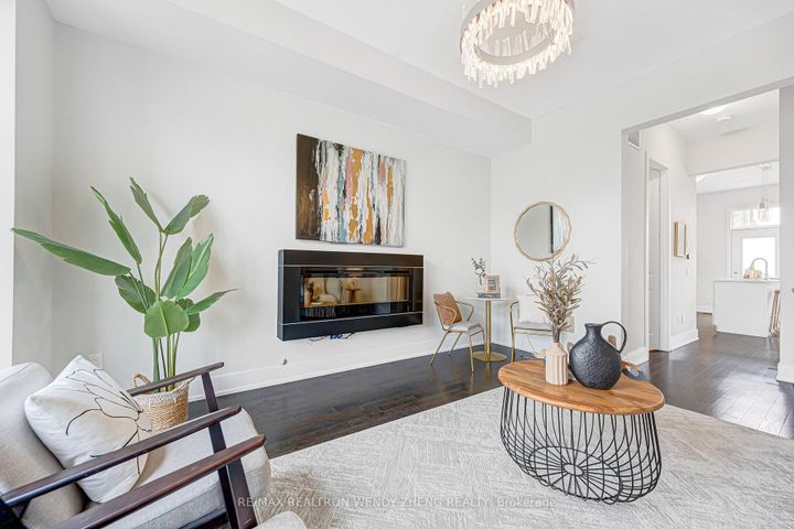 Photo 16 at 9184 Bathurst Street, Patterson, Vaughan