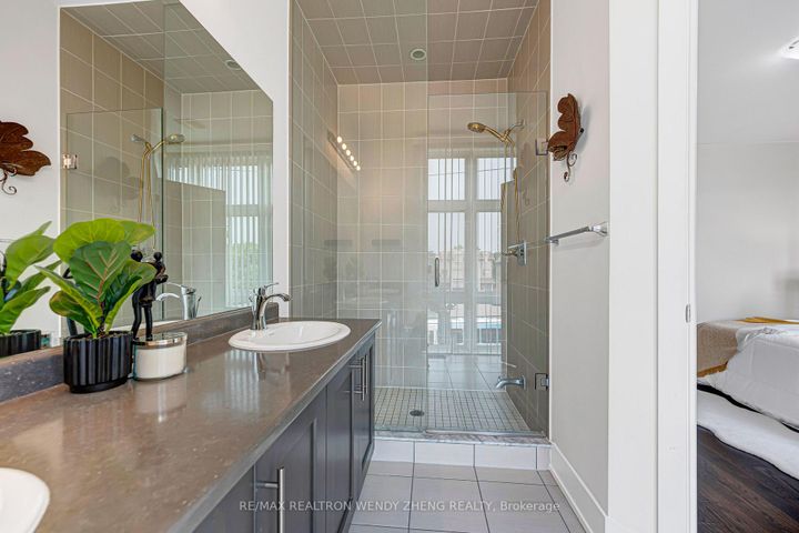 Photo 24 at 9184 Bathurst Street, Patterson, Vaughan