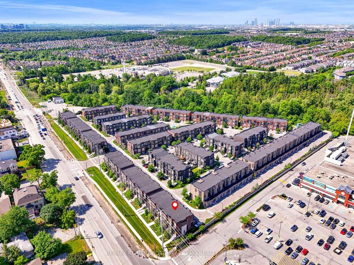 Photo 38 at 9184 Bathurst Street, Patterson, Vaughan