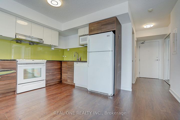 Photo 10 at 1501 - 121 Mcmahon Drive, Bayview Village, Toronto