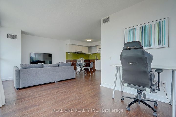 Photo 17 at 1501 - 121 Mcmahon Drive, Bayview Village, Toronto