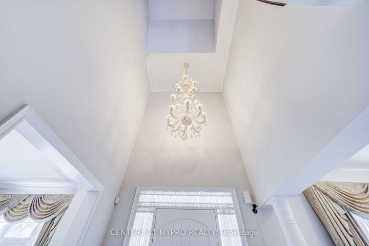 Photo 9 at 6 Tralee Court, Angus Glen, Markham