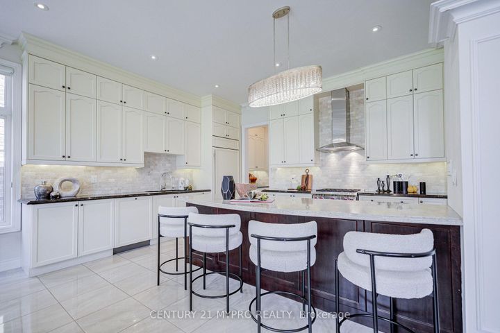 Photo 21 at 6 Tralee Court, Angus Glen, Markham