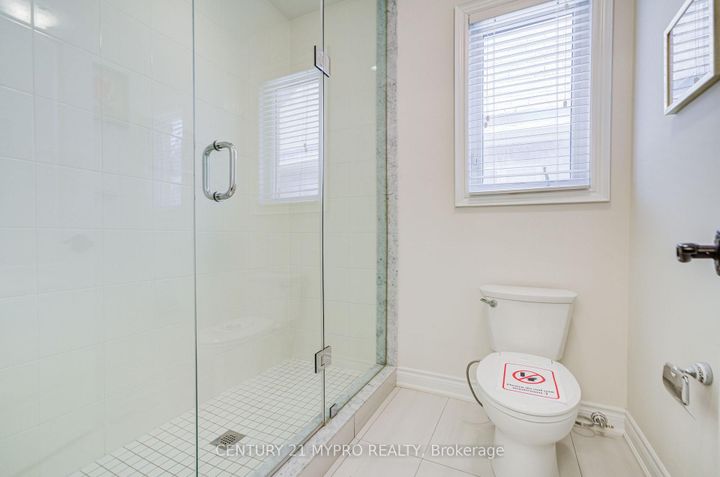 Photo 32 at 6 Tralee Court, Angus Glen, Markham