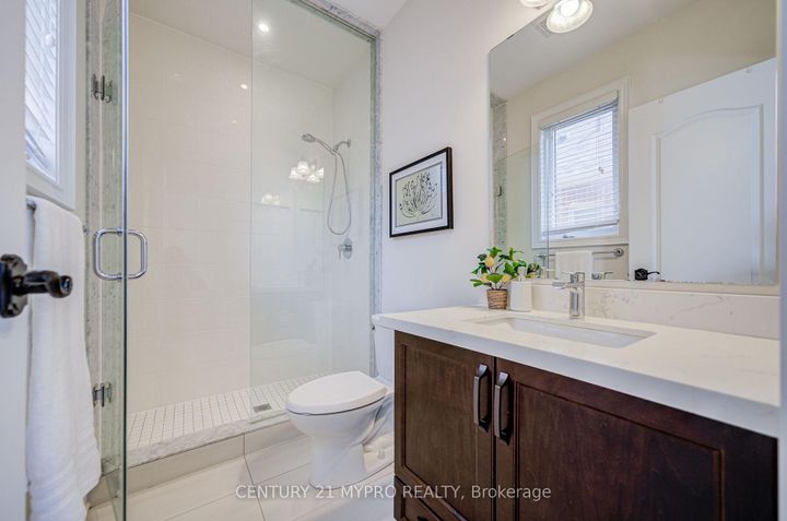 Photo 35 at 6 Tralee Court, Angus Glen, Markham