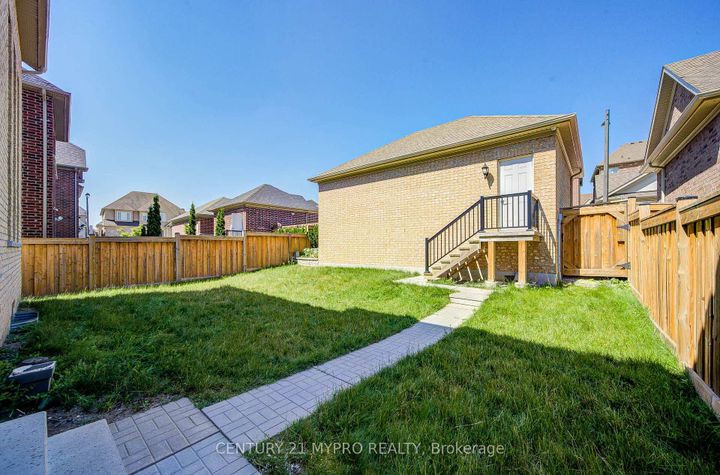 Photo 45 at 6 Tralee Court, Angus Glen, Markham
