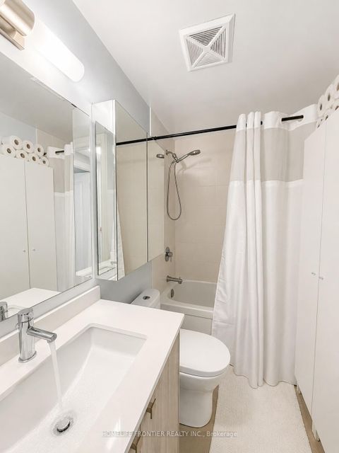 Photo 18 at 301 - 20 Gatineau Drive, Beverley Glen, Vaughan