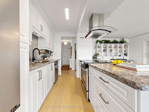 Photo 15 at 402 - 60 Montclair Avenue, Forest Hill South, Toronto