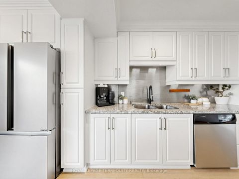 Photo 16 at 402 - 60 Montclair Avenue, Forest Hill South, Toronto