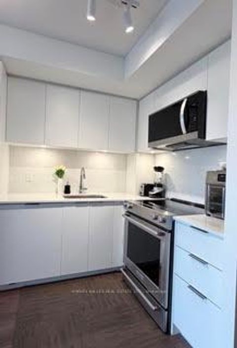 Photo 5 at 901 - 30 Samuel Wood Way, City Centre West, Toronto