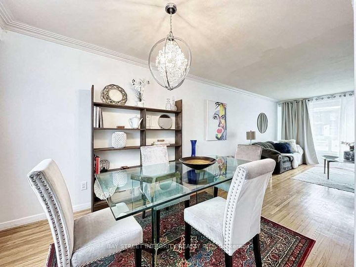Photo 2 at 505 Sandmere Place, WO West, Oakville