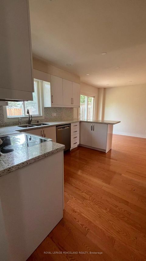Photo 5 at 711 Irwin Crescent, Leslie Valley, Newmarket