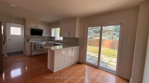 Photo 8 at 711 Irwin Crescent, Leslie Valley, Newmarket