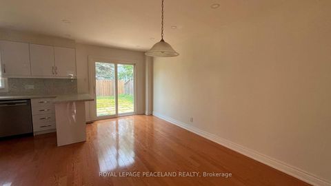 Photo 9 at 711 Irwin Crescent, Leslie Valley, Newmarket