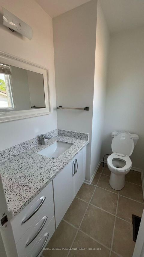 Photo 13 at 711 Irwin Crescent, Leslie Valley, Newmarket