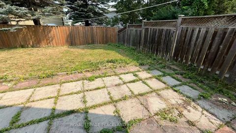 Photo 19 at 711 Irwin Crescent, Leslie Valley, Newmarket