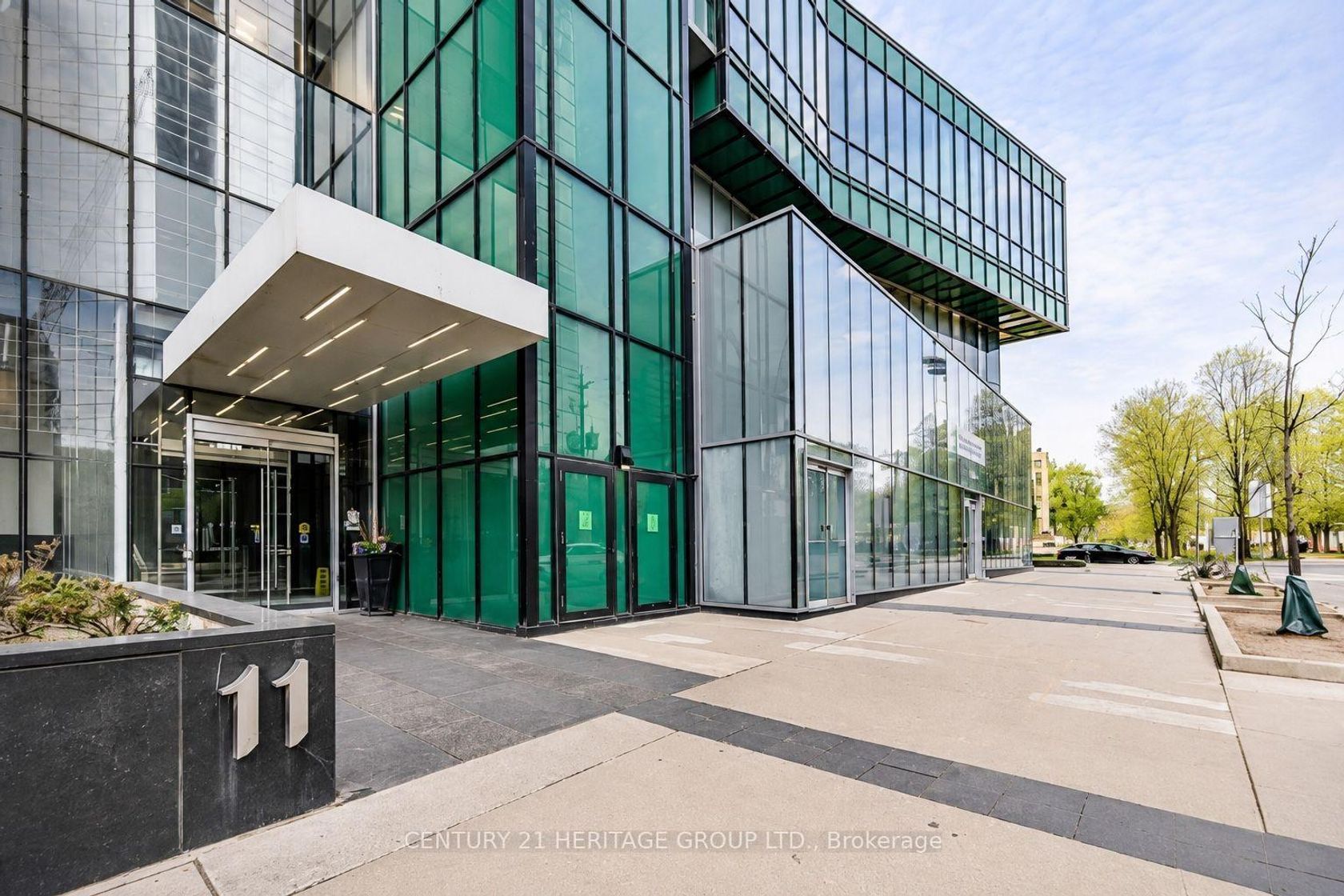 708 - 11 Bogert Avenue NE, Westgate, Toronto photo 6