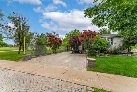 Photo 3 at 87 Hullmar Drive, Black Creek, Toronto