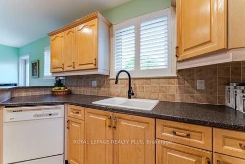 Photo 14 at 87 Hullmar Drive, Black Creek, Toronto