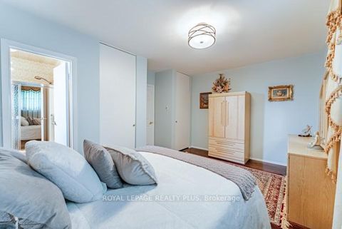 Photo 20 at 87 Hullmar Drive, Black Creek, Toronto