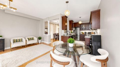 Photo 12 at 176 Sir Sanford Fleming Way, Patterson, Vaughan