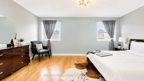 Photo 17 at 176 Sir Sanford Fleming Way, Patterson, Vaughan